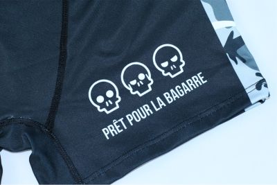 boxer pret pour la bagarre homme zoom