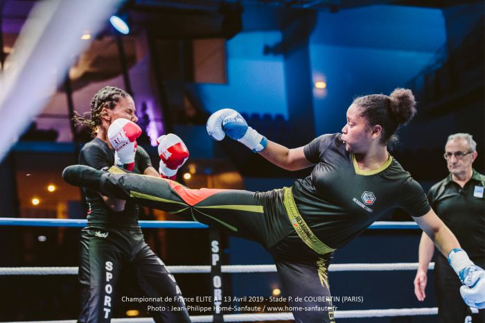 Tenue pantalon t-shirt de Savate Boxe Française personnalisé Hexagone Combat