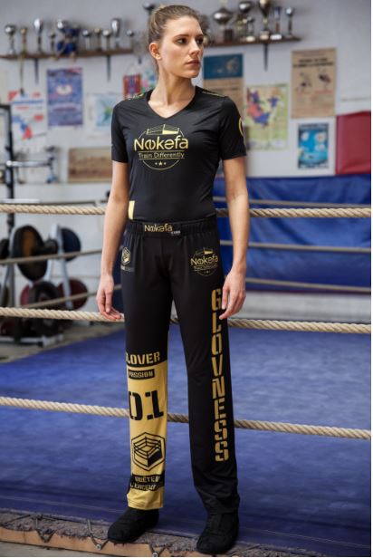 Short Boxe femme : tenue de boxe feminine