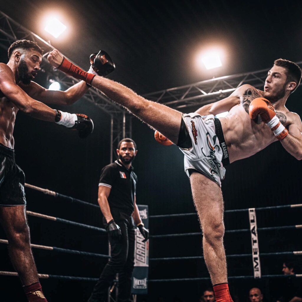 tenue-personnalisée-kick-boxing-boxe