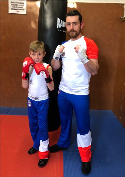 tenue personnalisée pantalon t shirt savate saint comoise savate boxe francaise hexagone combat enfant